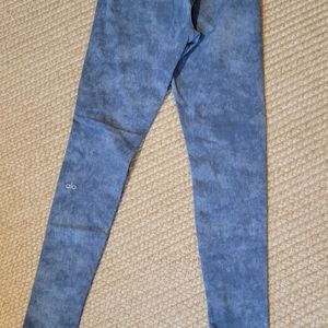 Alo blue tie dye leggings...so cute!
